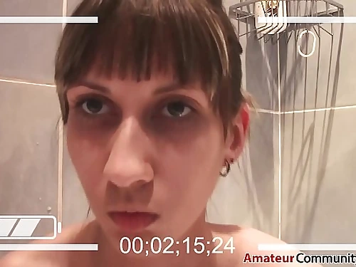 Gross Face frothy fingering session in tub