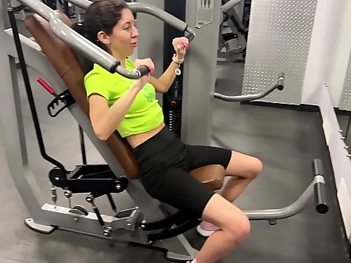 Picked up a bombshell in the gym and banged her on the very first meeting