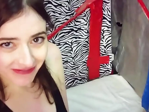 CHLOE Deep-throats MAXXX LOADZ DICK