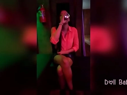 Putita se deja coger solo con unas cuantas cervezas